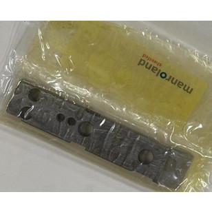 302830 Roland 700. Пластина боковой марки